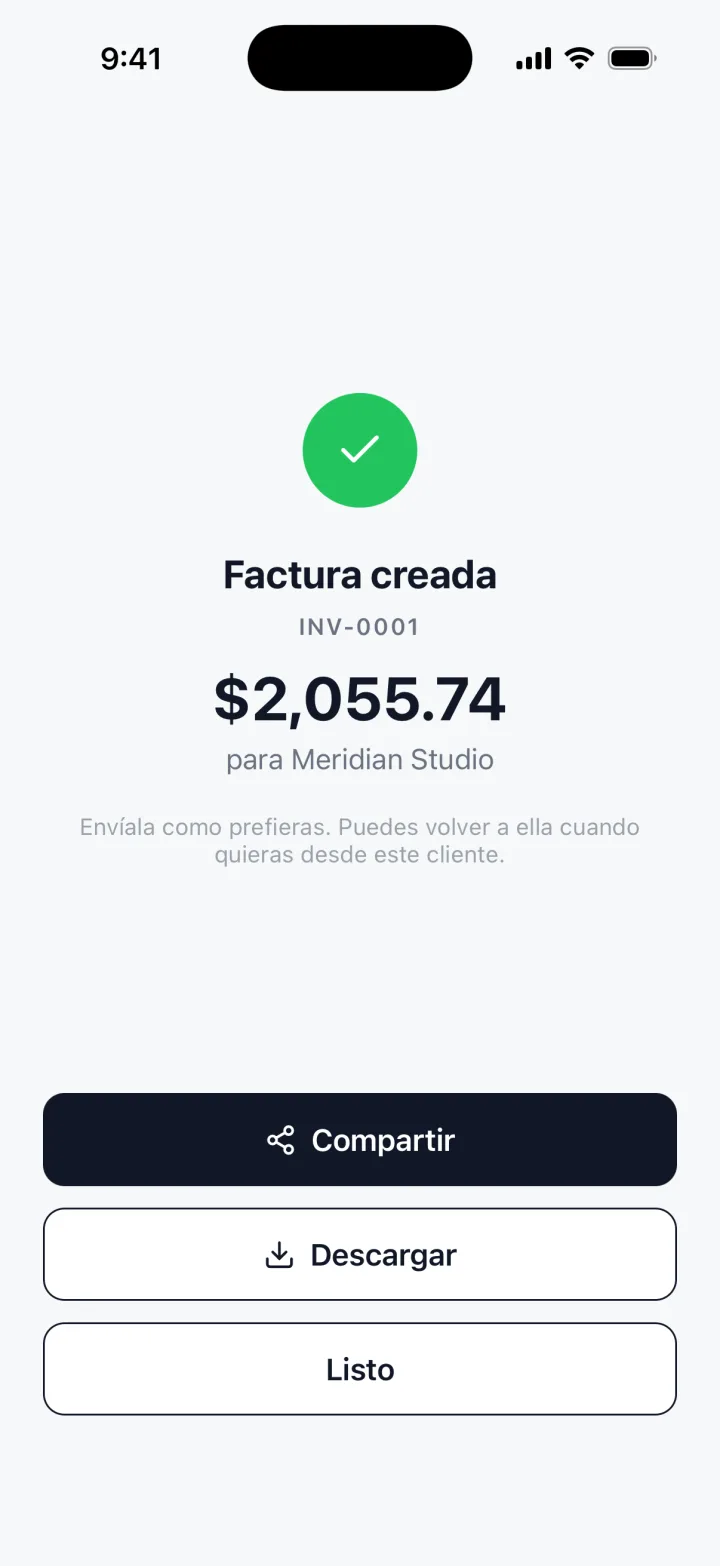 TrackWork en un iPhone: Factura creada, con Compartir y Descargar.